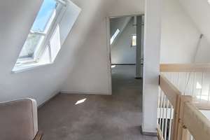Erstbezug nach Sanierung, schöne 4-Zimmer Wohnung im OG und DG auf 2 Ebenen in Kernen-Rommelshausen – Hauptstrasse 18, 71394 Kernen im Remstal – Vorschaubild 4