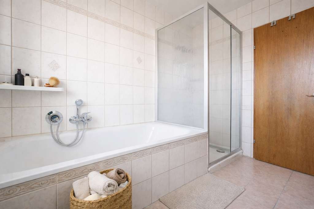 Immobilie in Regenstauf - Großzügige und freie 4-Zimmer-ETW mit Balkon in Regenstauf - OT Steinsberg - Bild 3