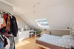 *Nur 1% Provision* Charmante 2-Zimmer-Dachgeschosswohnung mit Stellplatz und Kellerraum – 68199 Neckarau, Mannheim – Vorschaubild 4