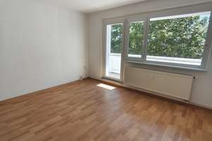 2 MIETEN FREI! Rober-Koch-Straße 32 (Parkanl Ihlenpool), 4. OG, Erstbezug n. Komplettrenov. – Robert-Koch-Str. 32, 17036 Stadtgebiet Ost, Neubrandenburg – Vorschaubild 3