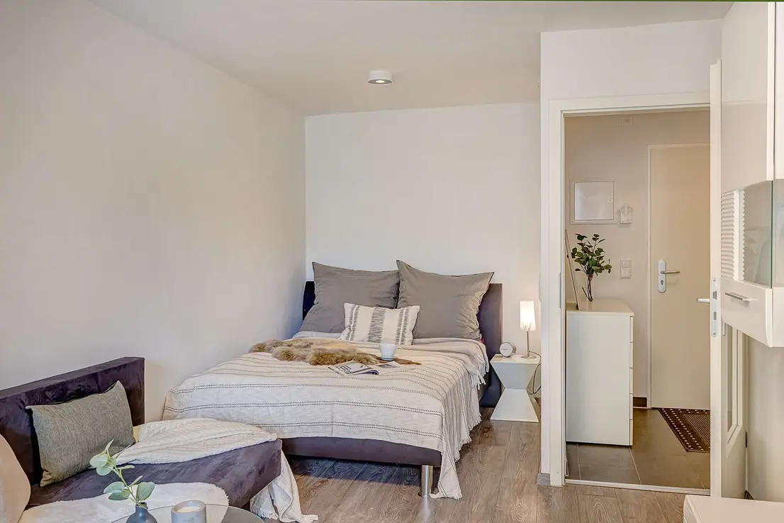 Ramersdorf: 1-Zimmer Apartment zum ruhigen begrünten Innenhof - frei — photo 3