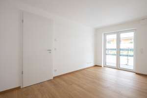 Erstbezug  Sept.: Attraktive 2-Zimmer-Wohnung mit großem Balkon, Tageslicht-Badezimmer und Parkett – Marbachstraße 12b, 81369 Mittersendling, München – Vorschaubild 5