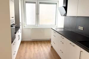 Erstbezug nach Kernsanierung – hochwertige 2-Zimmer-Wohnung mit neuer Einbauküche in Mainz Neustadt – Bonifaziusplatz 7, 55131 Neustadt, Mainz – Vorschaubild 3