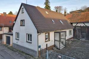 Sanierungsobjekt mit viel Potenzial! Einfamilienhaus mit Garage, Garten und großem Scheunenareal – Die vollständige Adresse der Immobilie erhältst du vom Anbieter., 76703 Kraichtal – Vorschaubild 3
