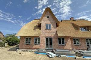 Großzügiger Neubau zur Ferienvermietung – Die vollständige Adresse der Immobilie erhältst du vom Anbieter., 25996 Wenningstedt-Braderup (Sylt) – Vorschaubild 3