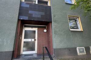 Zentral wohnen: Attraktive 2,5-Raum-Wohnung mit Balkon