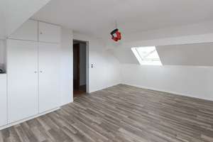 Zweifamilienhaus mit Garten und Doppelgarage in Neuhof- Hattenhof – Die vollständige Adresse der Immobilie erhältst du vom Anbieter., 36119 Neuhof – Vorschaubild 6
