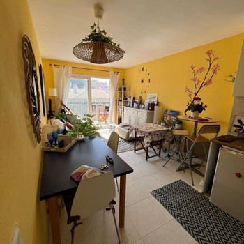 Zentrumsnah in Cadaqués  Nur wenige Meter vom Strand entferntHelles Apartment im Ortseingang, in der