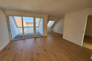 Moderne 4-Zimmer-Dachgeschosswohnung mit sonniger Loggia in Stuttgart-Zuffenhausen! – Güglinger Str. 18, 70435 Zuffenhausen-Mitte, Stuttgart – Vorschaubild 3