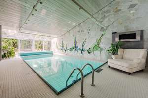 The Perfect Multigenerational Living Arrangement with 2 Single-Family Homes, a Pool, and a Sauna – 14089 Kladow, Berlin – Vorschaubild 2