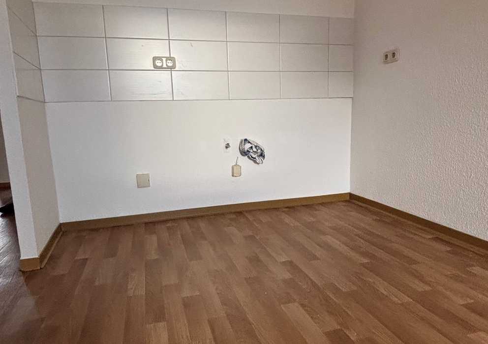 Helle 4-Zimmer-Wohnung mit Aufzug und Balkon