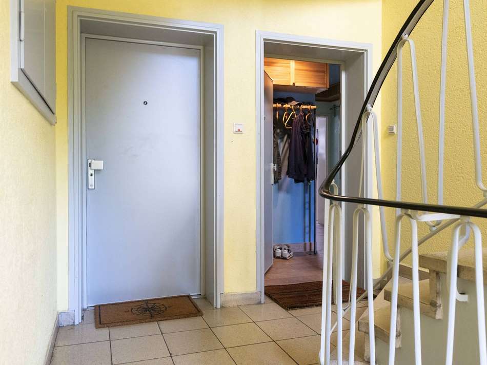 Eingangstüren- Wohnung 1 und 2