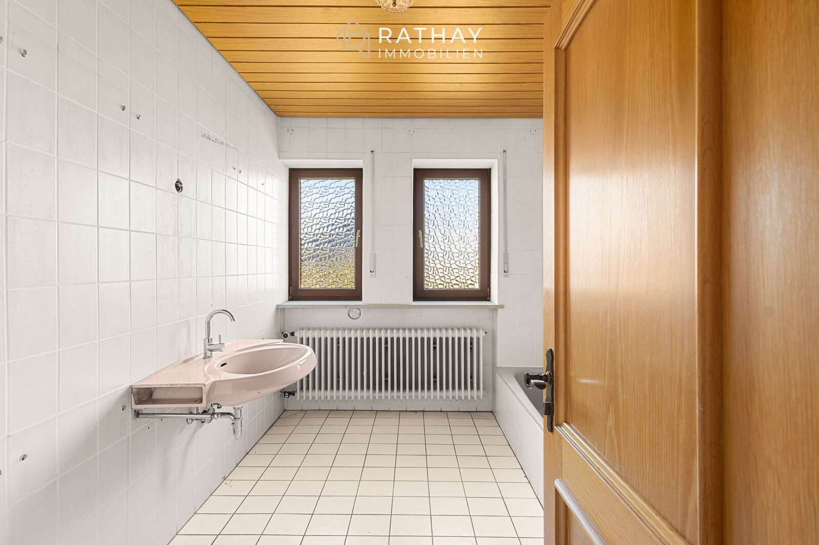 Immobilie in Schierling - Sanierungsobjekt für Macher! - Großes Einfamilienhaus in Traumlage von Schierling - Bild 8