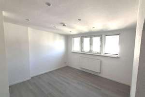Großzügige 3,5 Zimmer DG Wohnung in zentraler Lage – Emanuel-Geibel-Str. 22, 65185 Mitte, Wiesbaden – Vorschaubild 2