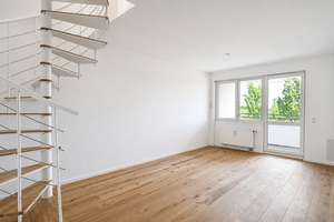AIGNER - Wohnen auf zwei Etagen: Helle 4-Zimmer-Maisonettewohnung mit Südost-Balkon