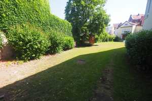 GEMÜTLICHES DREIFAMILIENHAUS MIT SCHÖNEM GARTEN UND 4 GARAGEN – Zweibrücken – Vorschaubild 3