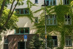 Prenzlauer Berg | 2-Zimmer-Wohnung mit Loggia und großem begrünten Innenhof
