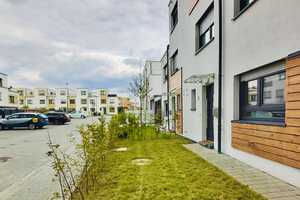 Neues Haus 5 Schlafzimmer. Großer Küche & Garten. Fully furnished – Im Flieder 8, 63075 Offenbach am Main – Vorschaubild 2