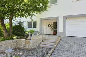Repräsentative Unternehmervilla mit Einliegerbereich in TOP-Stadtlage! – Die vollständige Adresse der Immobilie erhältst du vom Anbieter., 96450 Mitte, Coburg – Vorschaubild 3