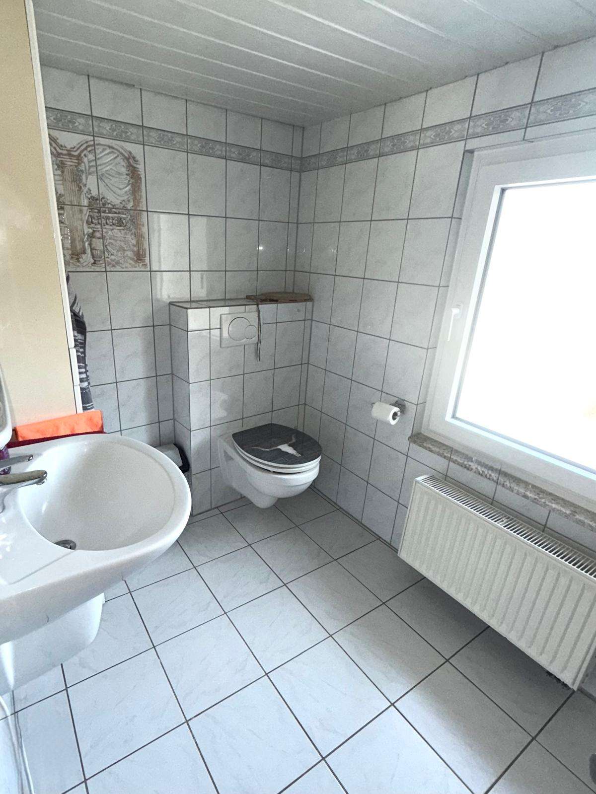 Immobilie in Neustadt (Wied) - Historisches Fachwerkhaus mit Charakter und Entwicklungspotenzial in Neustadt (Wied) - Bild 2