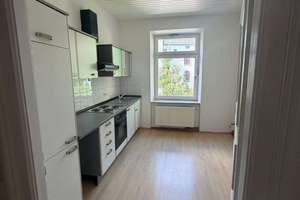 Helle, und ruhige, 2-Zimmer-Altbauwohnung mit sep. Wohnküche mit EBK in München-Lehel – Gewürzmühlstraße 1, 80538 Lehel, München – Vorschaubild 13