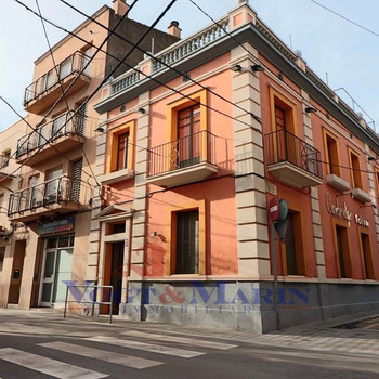Charmantes Gebäude mit großem Potenzial im Zentrum von Figueres