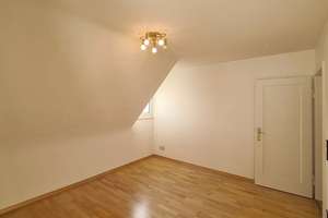 *** Einfamilienhaus mit Garten in ruhiger und zentraler Lage von Gerlingen! *** – Die vollständige Adresse der Immobilie erhältst du vom Anbieter., 70839 Gerlingen – Vorschaubild 5
