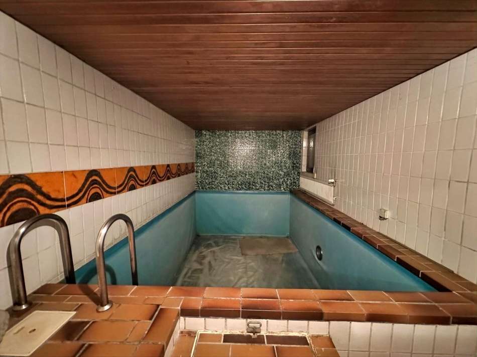 Schwimmbecken