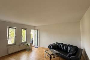 2,5 Zimmer Wohnung im Dachgeschoss zu vermieten! – Roonstraße 8, 53173 Godesberg-Villenviertel, Bonn – Vorschaubild 2
