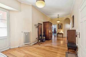Architektonisches Highlight - luxuriöse Altbauwohnung im Herzen von Augsburg – Die vollständige Adresse der Immobilie erhältst du vom Anbieter., 86150 Bahnhofs-, Bismarckviertel, Augsburg – Vorschaubild 2