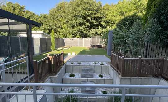 Exklusive Wohnung auf 2 Etagen mit eigenen Garten in Ludwigshafen Rheingönheim