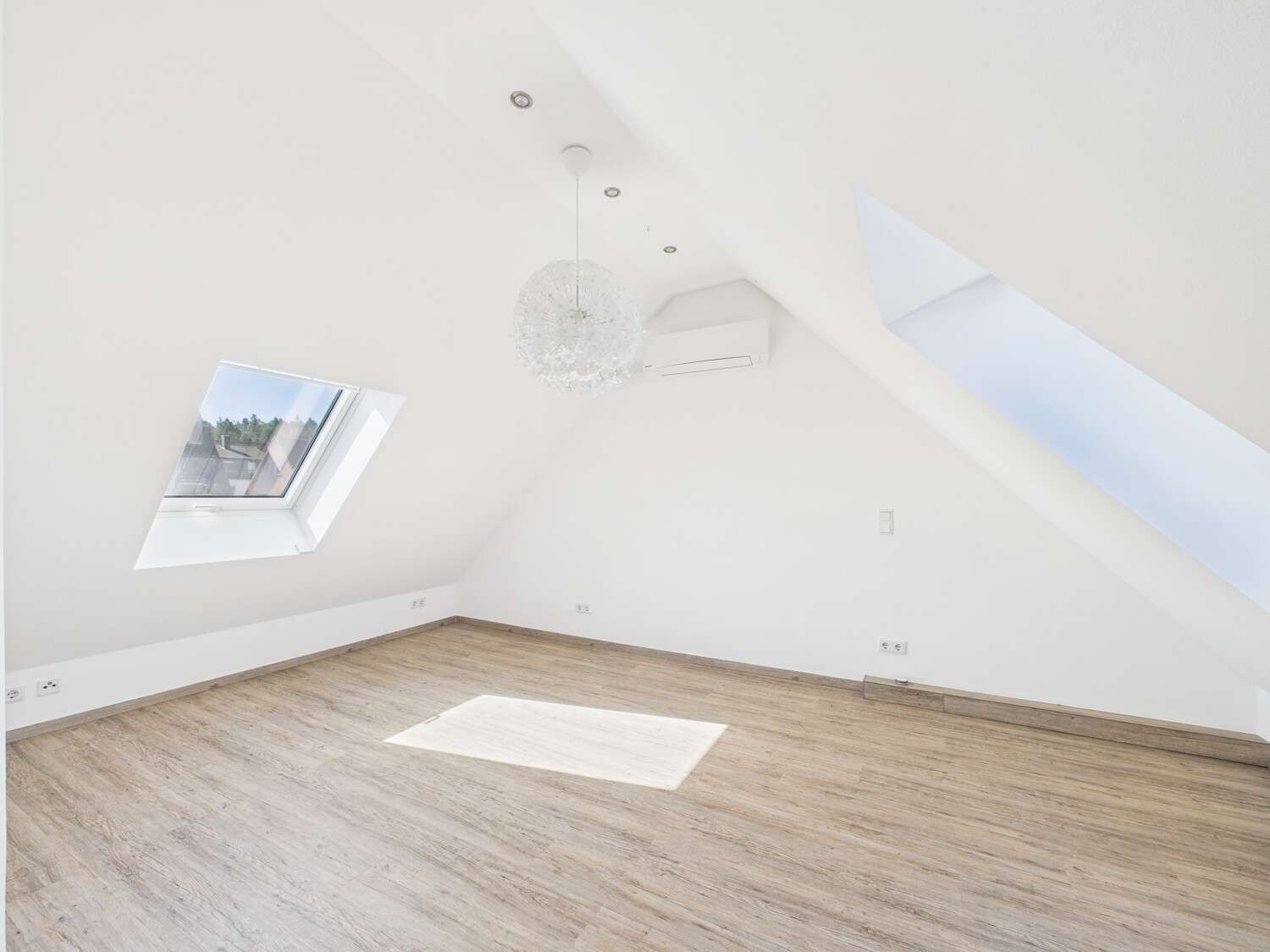 Immobilie in Rednitzhembach - Ein Zuhause zum Verlieben – exklusives Einfamilienhaus mit Pool & Wellness in Rednitzhembach! - Bild 7