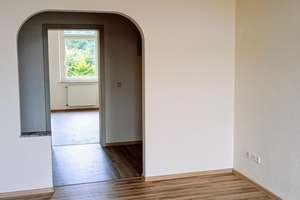 3 Zimmerwohnung – renoviert im  1.OG  ca. 90 m² – Alsenberger Straße 18, 95028 Innenstadt, Hof – Vorschaubild 1