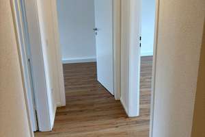 Kernsanierte Dachgeschosswohnung  in Alt-Heerdt - ruhig und 400m zum Rhein – Alt-Heerdt 26, 40549 Heerdt, Düsseldorf – Vorschaubild 7