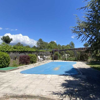 freistehende Villa, Pool großes Grundstück
