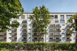 Vermietete 1-Zimmer-Eigentumswohnung mit Balkon in Berlin-Wilmersdorf