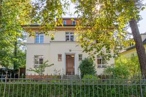 Charmantes Einfamilienhaus in Grunewald: 6 Zimmer, großer Garten und Garage direkt am Roseneck – 14193 Grunewald, Berlin – Vorschaubild 22