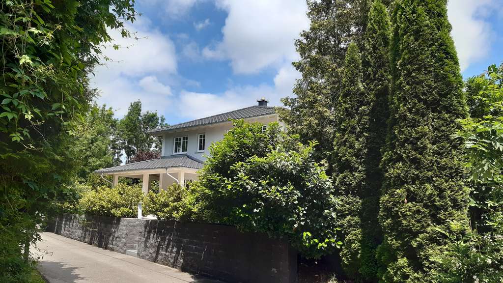 Immobilie in Pastetten - FAMILIENVILLA mit POOL und großer Doppelgarage in ländlicher Lage - 7 km östlich von Markt Schwaben - Bild 1