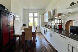 2-Zimmer-Wohnung  Altbau-Traum mit Südwestbalkon & viel Sonne  – Die vollständige Adresse der Immobilie erhältst du vom Anbieter., 40223 Bilk, Düsseldorf – Vorschaubild 2