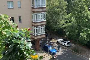 Blick zum Schoelerpark 2 Zi. + ca. 11 m² Raum in Dach als Sondernutzungsrecht – Schoelerpark 11, 10715 Wilmersdorf, Berlin – Vorschaubild 11
