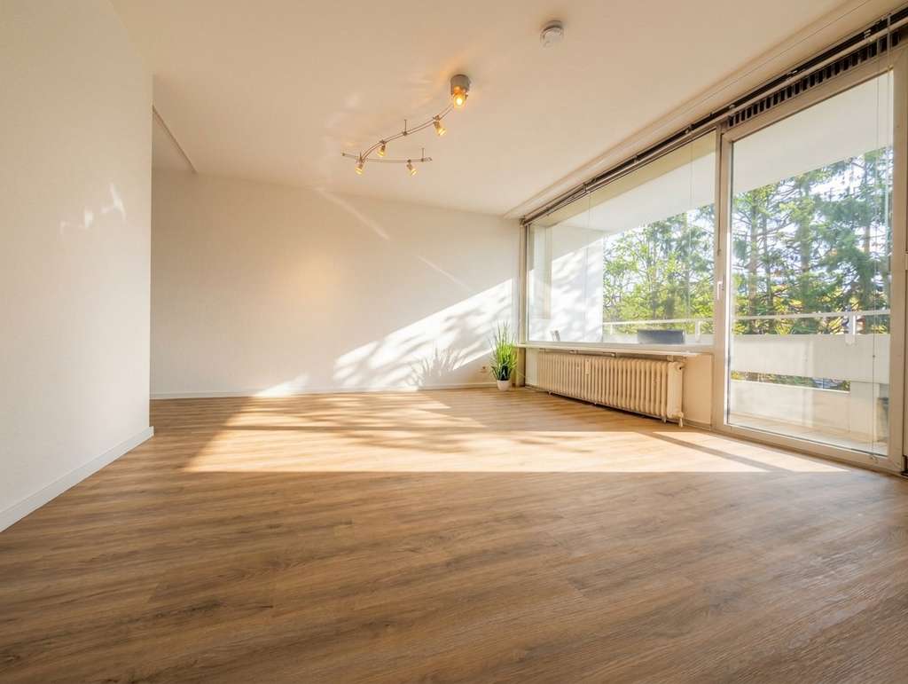 Immobilie in Fürstenfeldbruck - Modernes Wohnglück in FFB: Frisch renoviertes Apartment mit Süd-Balkon - Bild 2