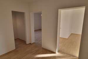 VON PRIVAT   Schöne 3-Zimmer-Wohnung, Tiroler Straße, Sachsenhausen-Nord – 60596 Sachsenhausen-Nord, Frankfurt am Main – Vorschaubild 11