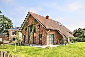 Neubau Landhaus auf Eigenland in Travemünde in ruhiger Seitenstraße – Die vollständige Adresse der Immobilie erhältst du vom Anbieter., 23570 Travemünde, Lübeck – Vorschaubild 2