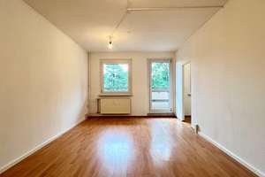 Schöner Wohnen: 3 Zimmerwohnung mit grünem Blick! – Elsterwerdaer Str. 18, 1239 Prohlis-Süd, Dresden – Vorschaubild 4