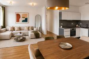 Bezugsfreie 3/4-Zimmer-Wohnung mit Balkon: Toplage nahe Ku’damm & Winterfeldplatz