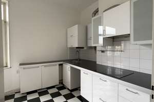 Schöne Altbauwohnung mit Balkon und EBK, zentral gelegen – Kriegerstr. 22, 30161 Vahrenwald, Hannover – Vorschaubild 4