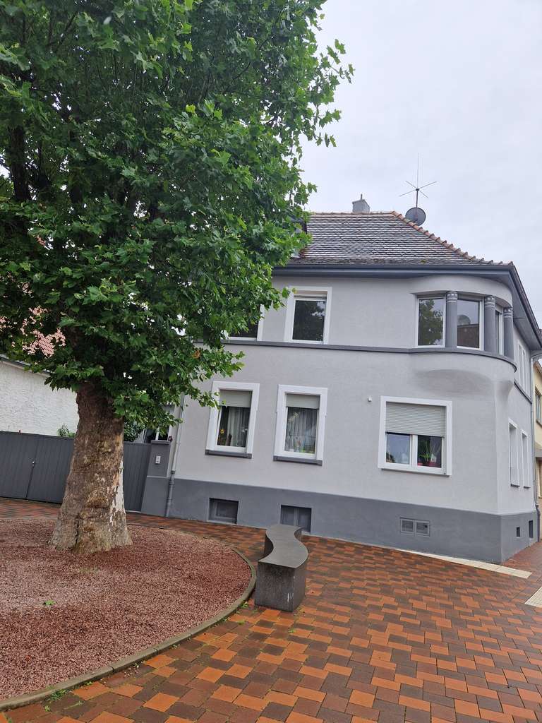 Immobilie in Gernsheim - Schönes modernisiertes Zweifamilienhaus zentrale Lage - Bild 2