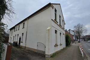 Dreifamilienhaus mit 3 Garagen – Die vollständige Adresse der Immobilie erhältst du vom Anbieter., 45357 Dellwig, Essen – Vorschaubild 2