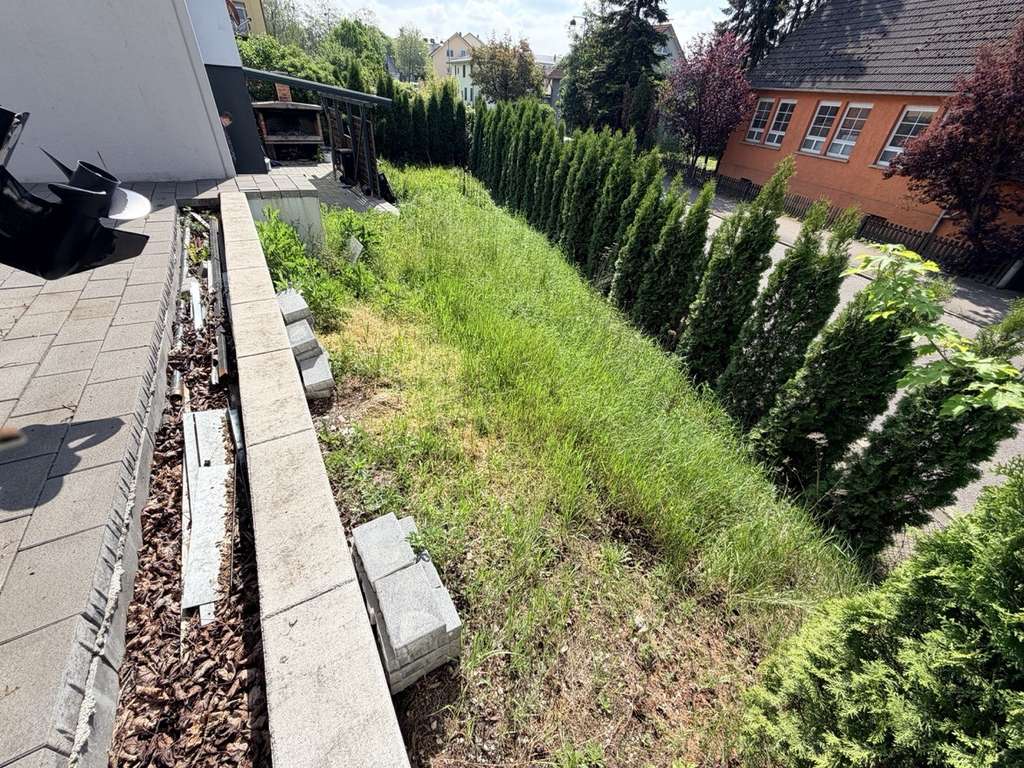 Immobilie in Salach - Teilsaniertes freistehendes Wohnhaus mit Potenzial - Bild 2