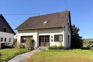 Freistehendes Einfamilienhaus mit großem Garten in Wallerfangen! – Die vollständige Adresse der Immobilie erhältst du vom Anbieter., 66798 Wallerfangen – Vorschaubild 1